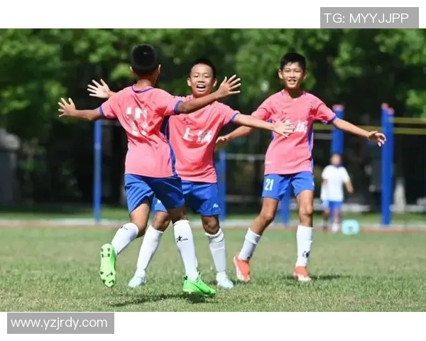杭州足球队的节奏变革引发热议球迷与专家共同探讨未来发展方向